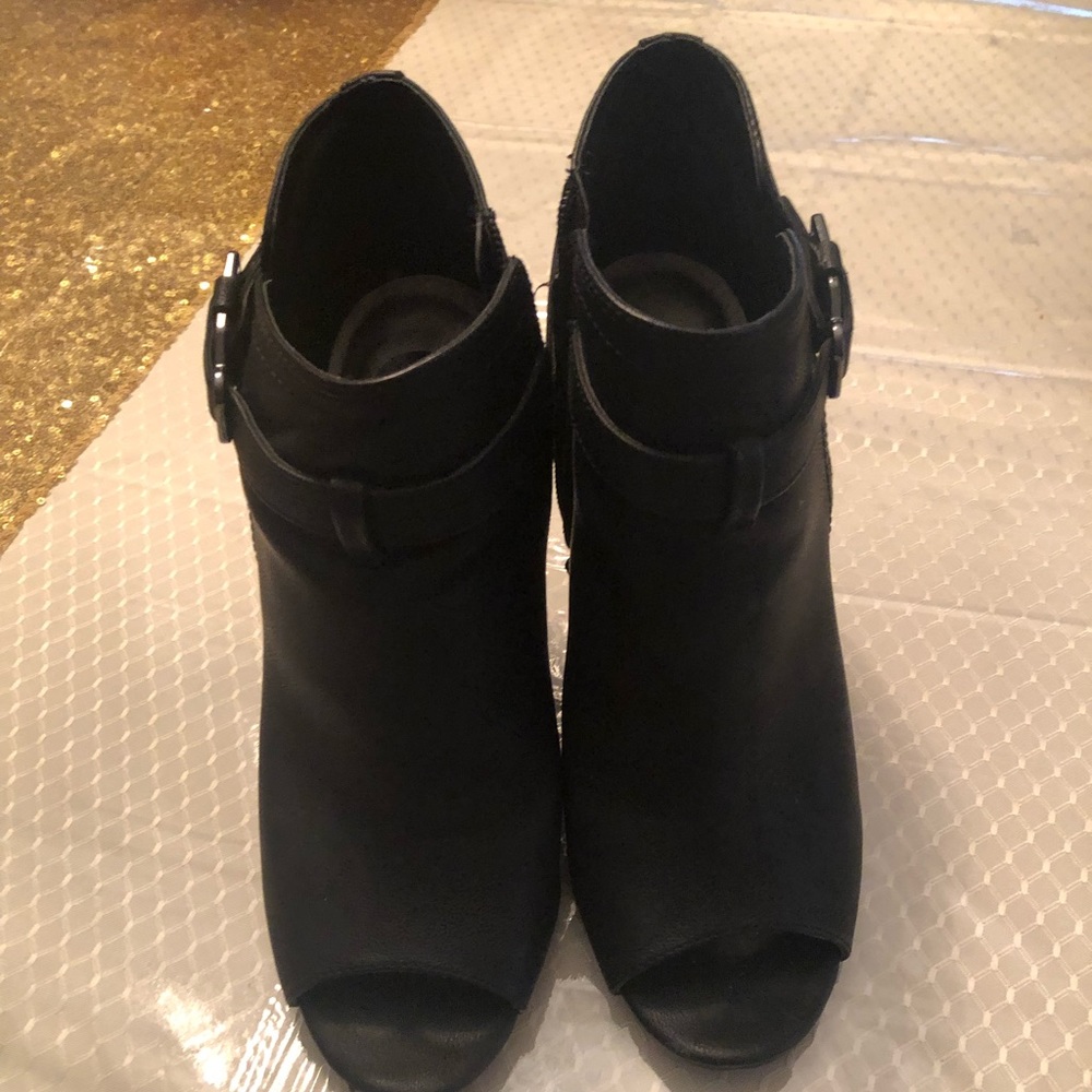 Guess women’s black booties